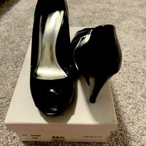 Patent leather heel